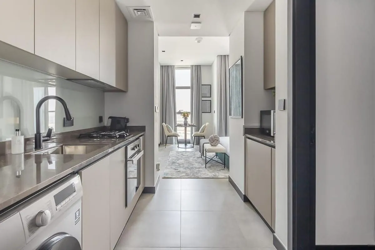 Frank Porter - 15 Northside Tower 1 Dubai Apartment